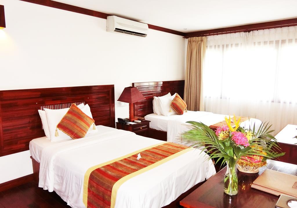 Paradise Angkor Villa Hotel Сиемрип Экстерьер фото